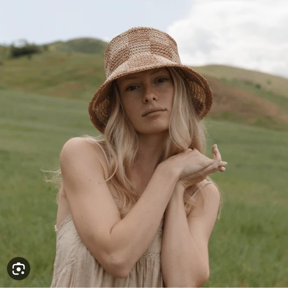 GIGI PIP Tan Crochet Bucket Hat